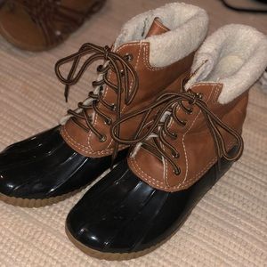 H& M Duck boots with fur